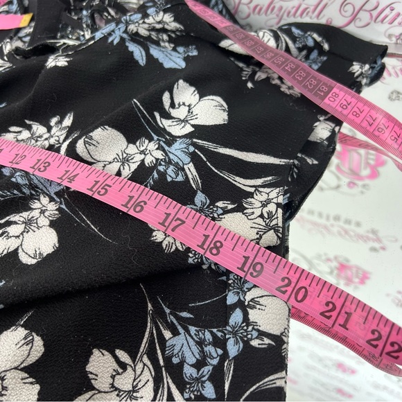 Cleo top tank style criss cross Black and White Floral Blouse blue - Picture 8 of 9